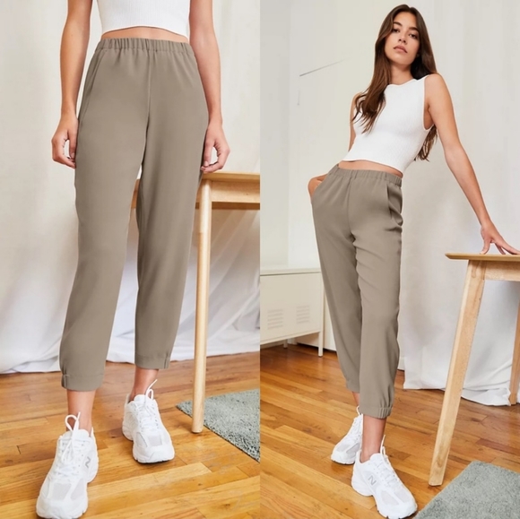 Aritzia Pants - Aritzia Babaton high waist Dexter Pull On Tuxedo Pants size small